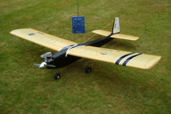 Senior Falcon with Reed Gear